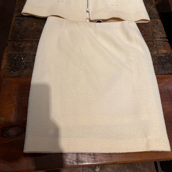 Vintage Oscar De La Renta ladies skirt and matching jacket set - Picture 9 of 9